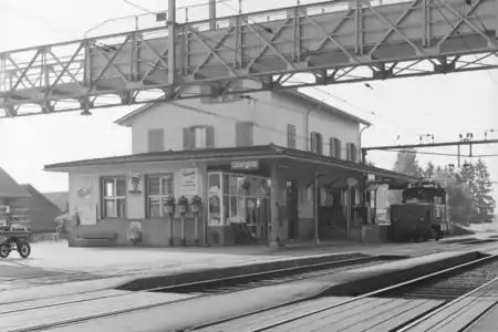 ca. 1984 abgebrochen und Fussgängerbrücke nach Oberhasli durch Unterführung ersetzt