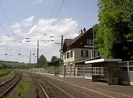 Bahnhofsgebäude an der Strecke Stuttgart-Untertürkheim–Kornwestheim