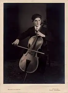 Heinrich Barthelmes spielt Cello