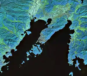 Murawjow-Amurski-Halbinsel mit Amurbucht (links), Landsat-7-Satellitenbild