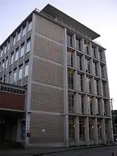 Erwachsenenschule Bremen, Nordost-Ansicht Block A (Architekt: Baurat Dr.-Ing. Hans Krajewski, Erbaut: 1952–1954)