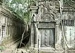 Blindtür, Türsturz und Pediment, wie in Angkor Wat