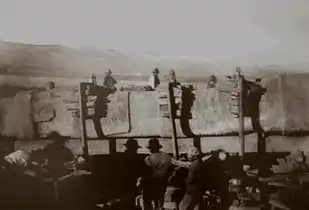 Die Bennett-Stele beim Transport von Tiwanaku zum Miraflores-Museum in La Paz im Jahr 1933