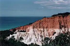 The Pinnacles: Weißer Sand überlagerte den roten Lehm