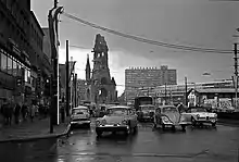 Tauentzienstraße 1960 mit TAKI (rechts)