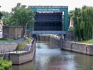 Unterwasser der Schleuse Bernburg