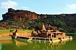 Tempelteich von Badami, Karnataka