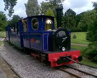 Bicton Woodland Railway in den Bicton Park Botanical Gardens