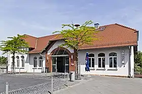 Empfangsgebäude des BahnhofsMainz-Bischofsheim