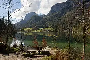 Lage der Halsalm über dem Hintersee (oberhalb der Bildmitte)