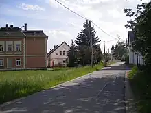 Nitzschkaer Straße mit Blick zur Villa Dreußen