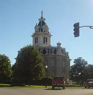 Das Davis County Courthouse in Bloomfield, gelistet im NRHP Nr. 74000779