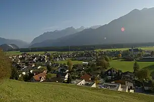 Blick über Bludesch auf die Zimba