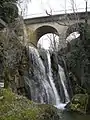 Blumenfelder Wasserfall unter der Biberbrücke