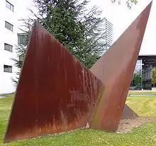 Hermann Glöckner: Durchbruch (1980/1992) – Metallplastik vor dem Bundeshaus (Bonn)