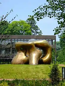 Henry Moore: Large Two Forms (1979) – ehemaliges Bundeskanzleramt