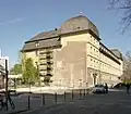 Altes Stadthaus nach dem Abriss des „Siemens-Hauses“; im Hintergrund (links): das neue Stadthaus