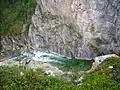 Blick in die Silfarschlucht von deren Rand, gut zu erkennen die besondere Wasserfarbe