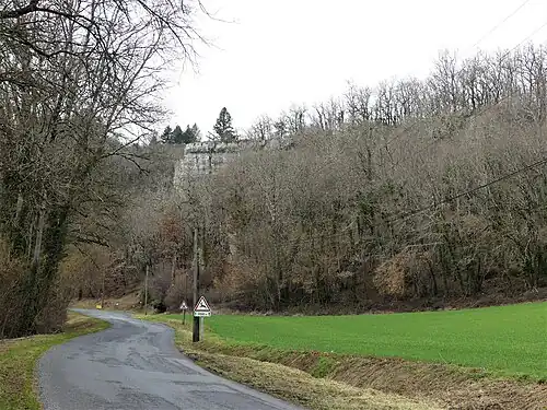 Fourneau du Diable aus südöstlicher Richtung, im Vordergrund die rißzeitliche Niederterrasse