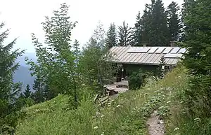 Die Brunnsteinhütte von Süden