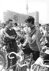 Start der Friedensfahrt 1987, rechts: Wassili Schdanow, links: der sowjetische Trainer Alexander Gusjatnikow