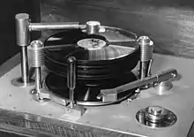 Automatischer Plattenwechsler mit Schellackplatten und elektrischem Tonabnehmer, 1949