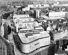 Kaufhaus und drei Wohnscheiben (1969)