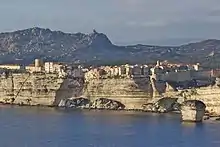 Bonifacio auf dem Kalksteinkliff