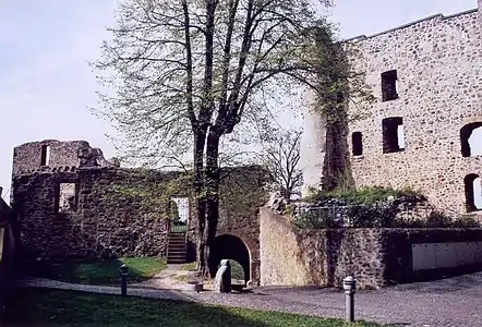 Ruine im Westteil der Kernburg