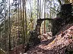 Obere Burg, Mauerreste im Süden