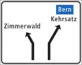 «Vorwegweiser mit Fahrstreifenaufteilung auf Nebenstrassen»: Wegweiser einer Nebenstrasse mit Hinweis auf einen nahen Anschluss auf eine Hauptstrasse (in Blau)