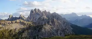 Cadini-Gruppe, Nord- und Westseite, rechts der Sorapiss