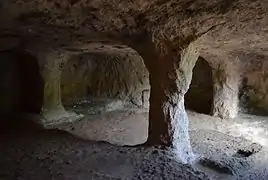 Höhleninneres mit Nebenkammern