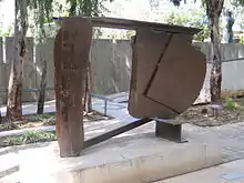 Black Cover Flat (1974) von Anthony Caro