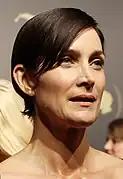 Carrie-Anne Moss als Indara