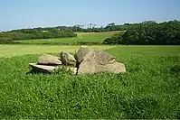 Giant’s Quoit zusammengestürzt und wieder aufgerichtet