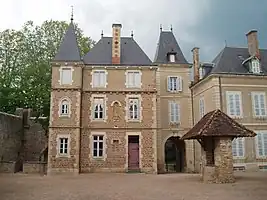 Schloss La Chapelle-de-Bragny