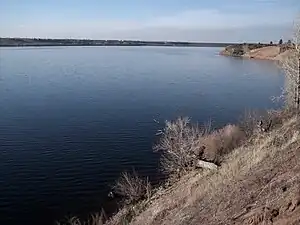 Blick auf den Chatfield Lake vom Ostufer aus