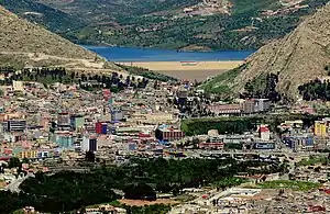 Blick auf Dohuk mit dem Duhok-Damm im Hintergrund