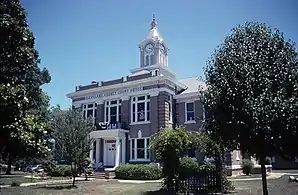 Cleveland County Courthouse in Rison (2005). Das 1911 fertiggestellte Courthouse ist seit April 1977 im NRHP eingetragen.