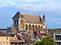 Der Vierungsturm und das hochgotische Langhaus überragen die Altstadt von Vernon