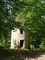 Turm auf dem Schlossgelände von Coursan-en-Othe