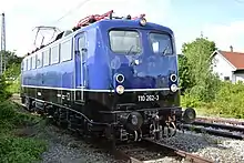 139 262-0 im BEM Nördlingen als 110 262-3 in stahlblau, im Jahr 2018 in Nördlingen