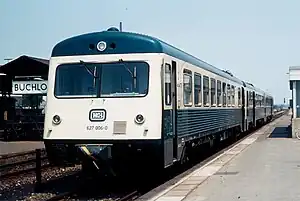 Triebwagen der ersten Bauserie vor einem zweiteiligen 628.0 in Buchloe, 1978