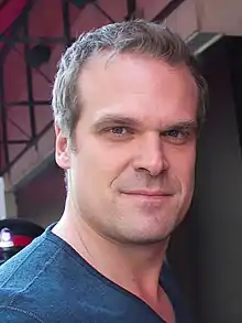 David Harbour verkörpert Dexter Tolliver