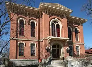 Delaware County Courthouse in Delaware, gelistet im NRHP mit der Nr. 73001429