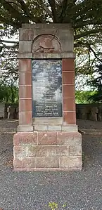 Kriegs-Gefallenen Denkmal auf dem Allmenröder Friedhof