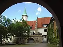 Volkshochschule und städtische Jugendmusikpflege im Staffelgiebelhaus in der Mitte