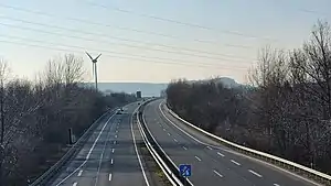 Übergang der A 369 in die B 6Hintergrund: Sudmerberg, Windpark Schlewecke