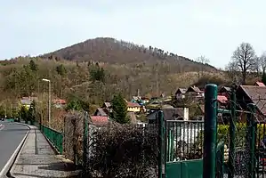 Blick von Dubina auf den Švédlův vrch (Schwedelberg), 550 m